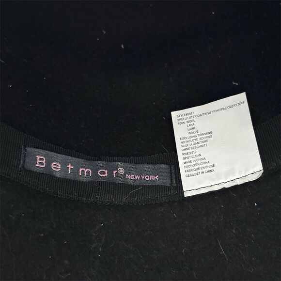 Vintage Betmar New York Women's Black Velvet Cloche Hat 6 1/2 - Picture 2 of 8